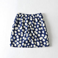 Load image into Gallery viewer, Women Ruffle Edged Hem Floral Print Mini Skirt 2020 Summer Women Fashion Mini Skirt With Front Split In Daisy Floral
